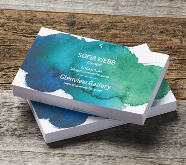 Kartu nama dengan lapisan matte yang memberikan tampilan halus